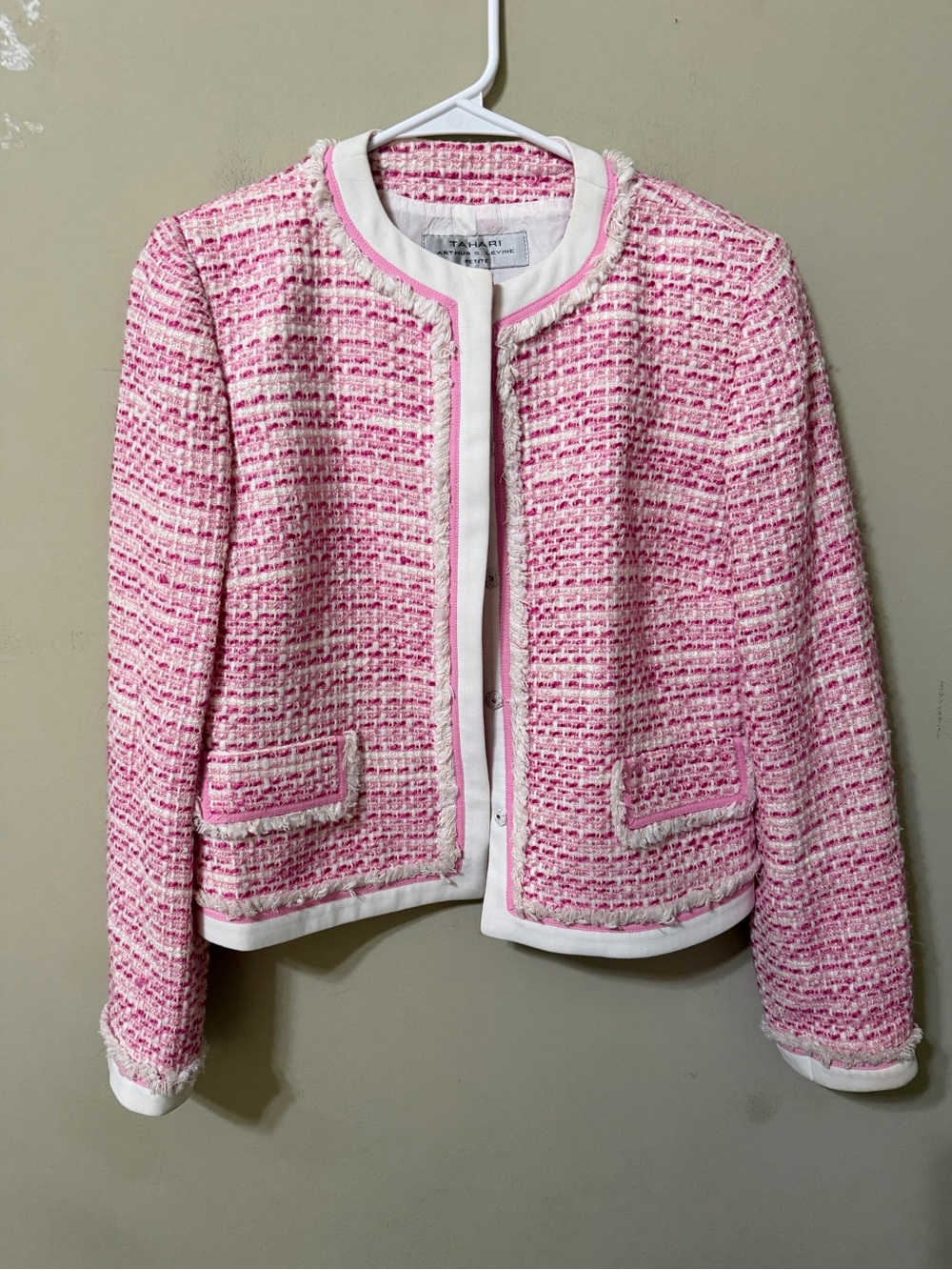 Tahari Arthur Levine 4 petite Pink Bouclé Collarless Jacket Classic ivy prep euc